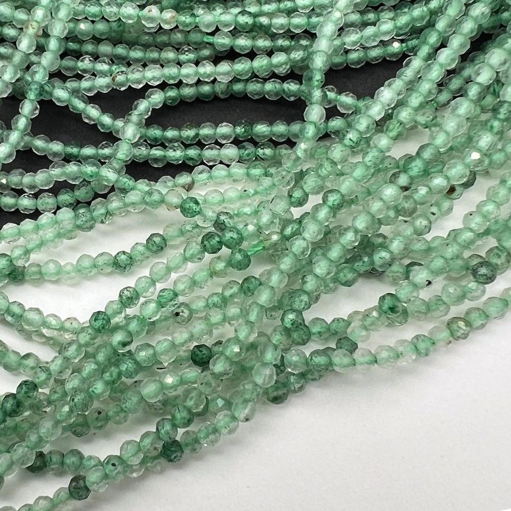 特価*極小*グリーンストロベリークォーツ(染め）*ラウンドカット*約2.0ｍｍ - aoneko_gems