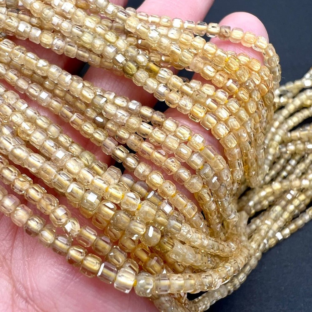 
            
                画像をギャラリービューアにロードします、高品質*ジルコン*小粒キューブカット＊約2.1ｍｍ - aoneko_gems
            
        
