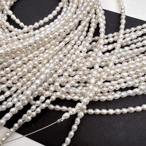 高品質ぴっかぴかテリテリ*ライス*ホワイト*淡水パール*約4.0×3.0ｍｍ前後*RK02 - aoneko_gems