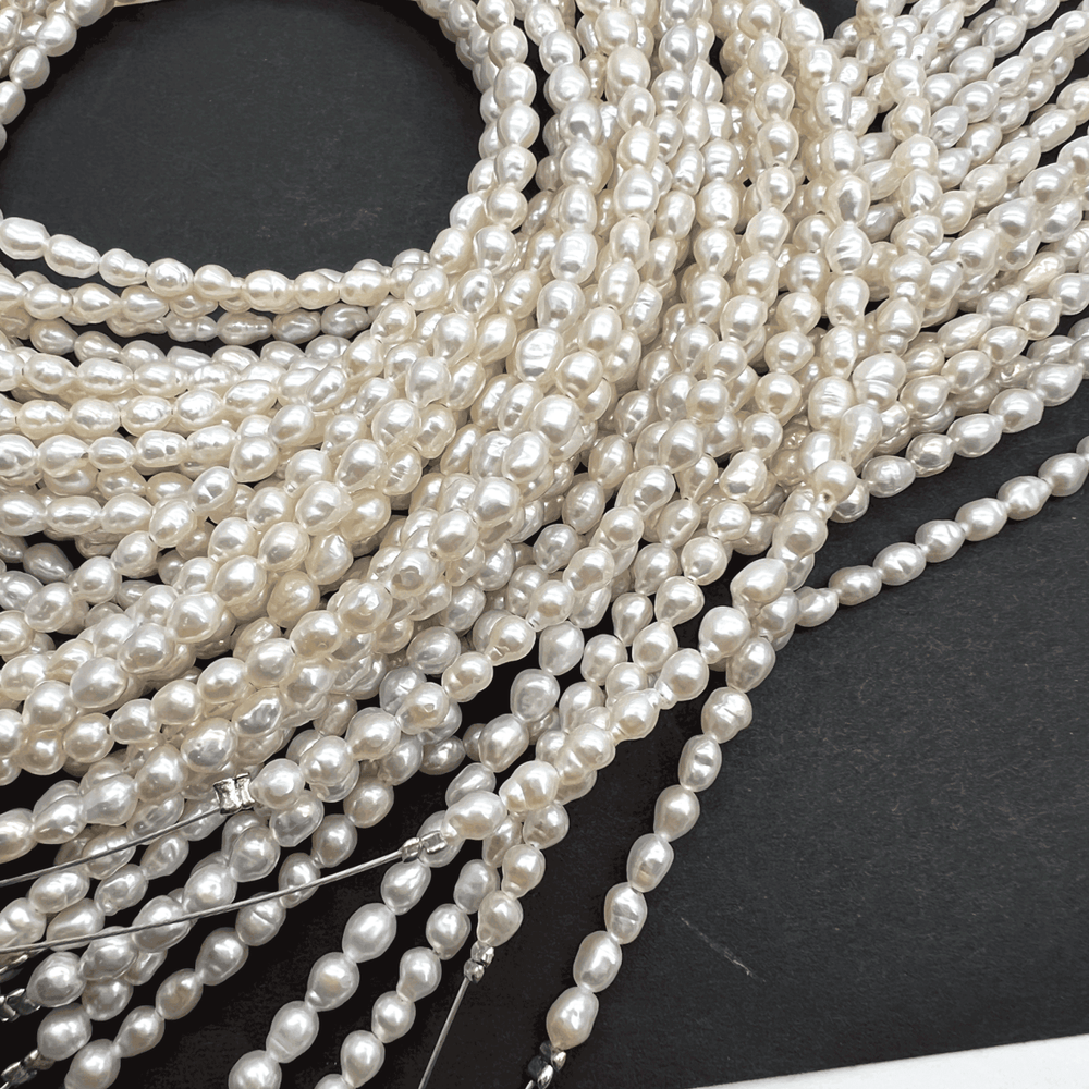 高品質ぴっかぴかテリテリ*ライス*ホワイト*淡水パール*約4.0×3.0ｍｍ前後*RK02 - aoneko_gems