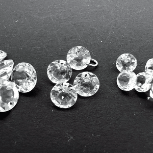 フロント穴あり*高品質ホワイトトパーズ*ラウンドファセットカット*４ｍｍ・５ｍｍ・６ｍｍ - aoneko_gems