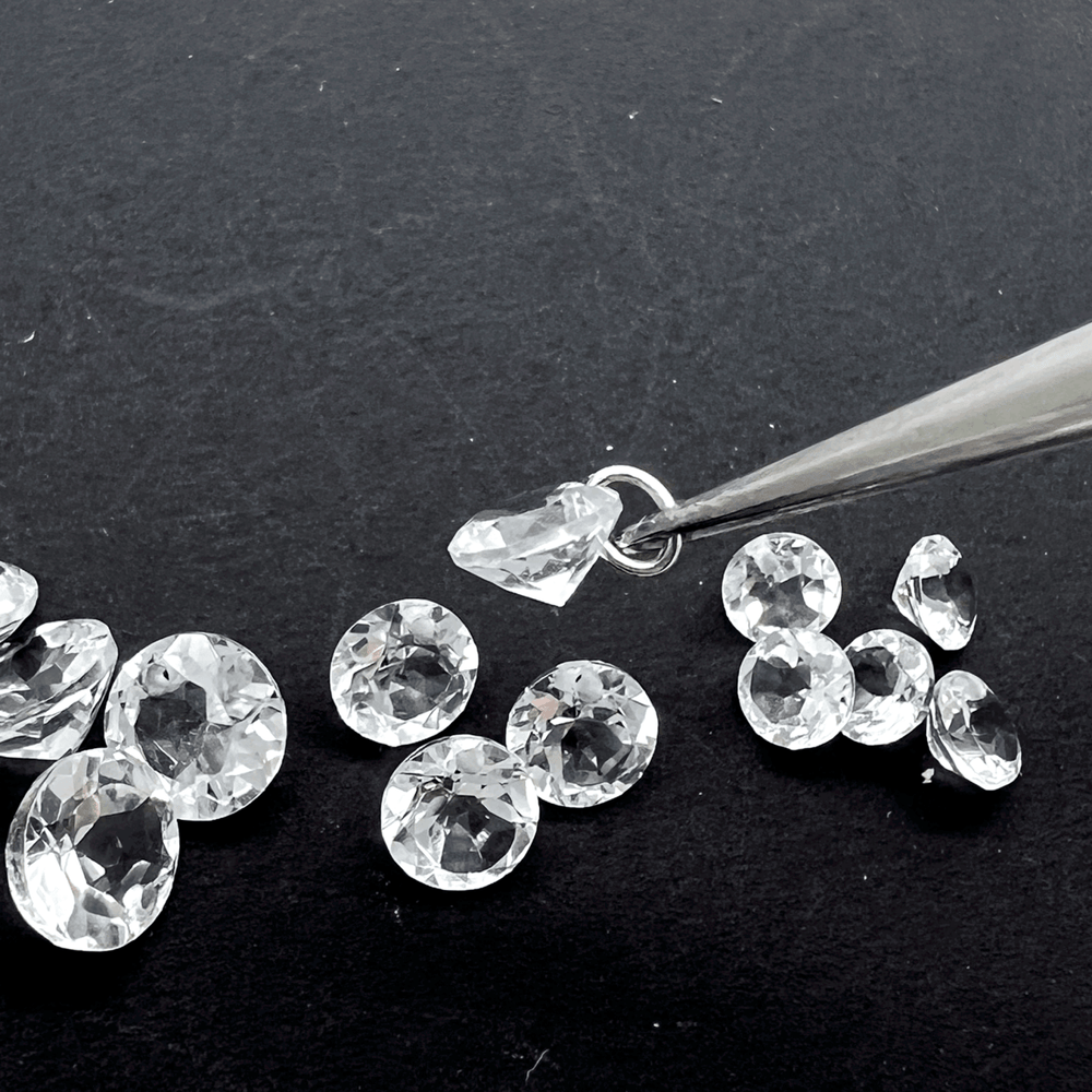 フロント穴あり*高品質ホワイトトパーズ*ラウンドファセットカット*４ｍｍ・５ｍｍ・６ｍｍ - aoneko_gems