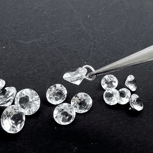 フロント穴あり*高品質ホワイトトパーズ*ラウンドファセットカット*４ｍｍ・５ｍｍ・６ｍｍ - aoneko_gems