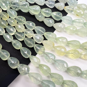 マスカット色のプレナイト＊貫通ドロップカット＊約9×7ｍｍ前後 - aoneko_gems