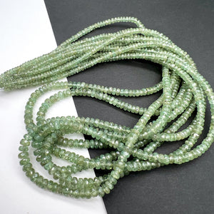1/4連*キラキラ*高品質グリーンガーネット（デマントイドガーネット）*ロンデルカット*約2.5～5.0ｍｍ