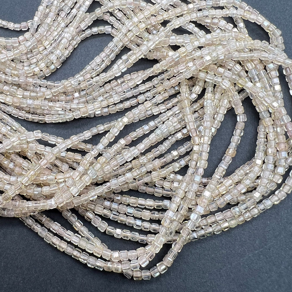 お得♪*薄ブラウン*高品質*ジルコン*小粒キューブカット＊約2.0ｍｍ