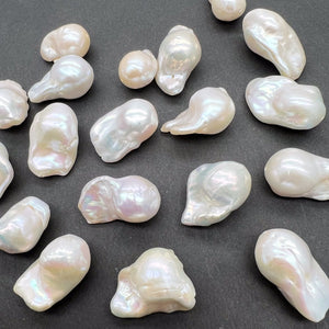 B品＊粒売り＆まとめパック＊ホワイト＊オイスターバロック＊淡水パール*貫通穴 - aoneko_gems